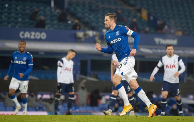 契奇表现的 契奇表现的