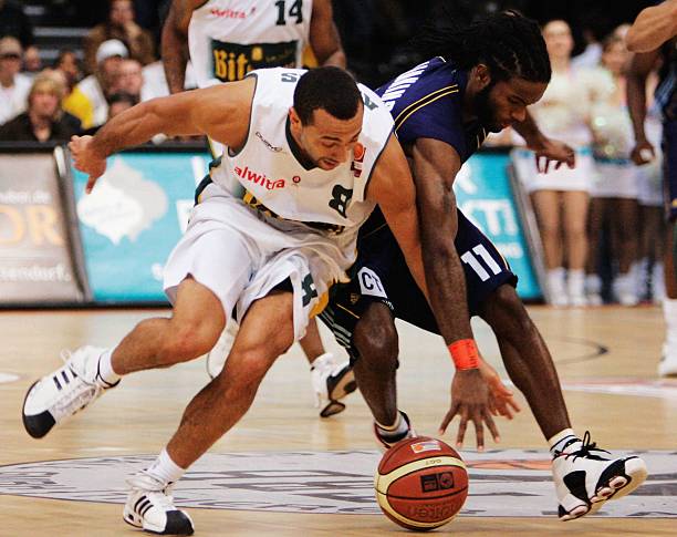 年中无人可 年中无人可