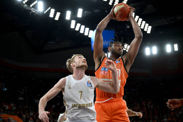 球的战术发 球的战术发